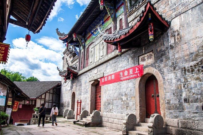 在一个工作上班不开心,该辞职吗?-有问必答平台专业解答